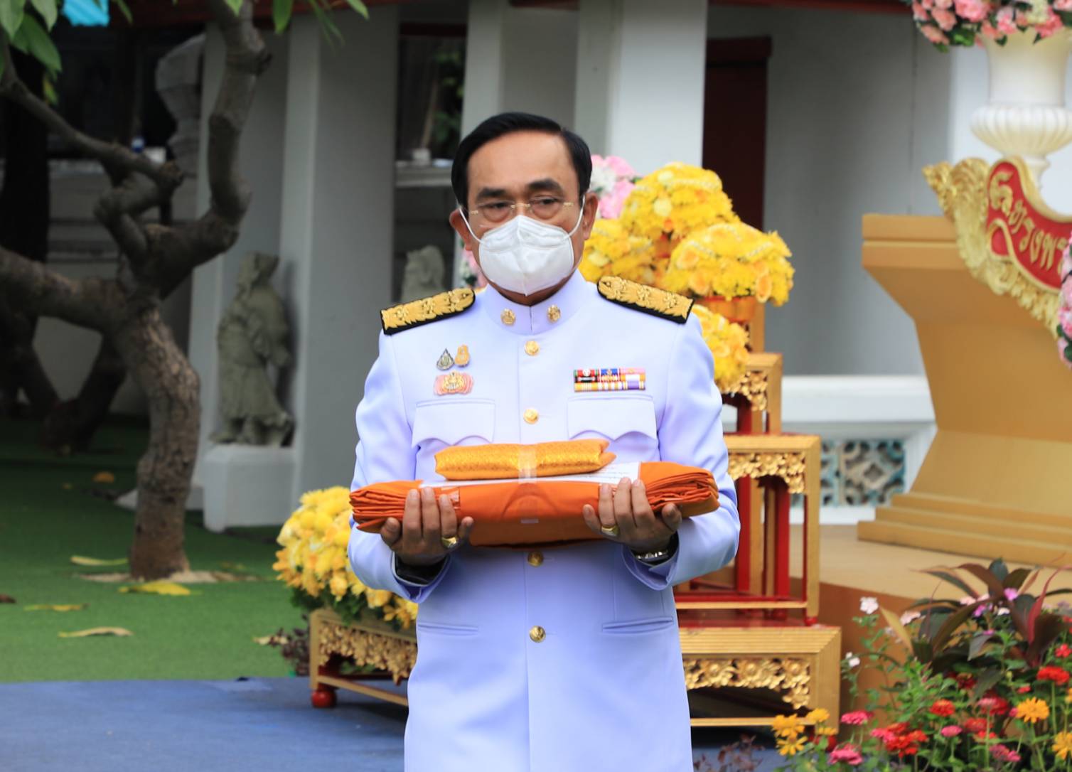 กรมบังคับคดีร่วมถวายผ้าพระกฐินพระราชทานสำนักนายกรัฐมนตรี ประจำปี 2564 ณ วัดหงส์รัตนารามราชวรวิหาร